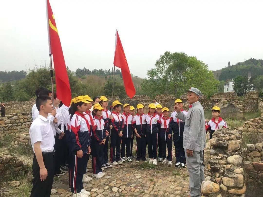 月球出现异常光点,神秘凝胶状物质让科学家担忧,它到底是何物?-专业的有问必答平台