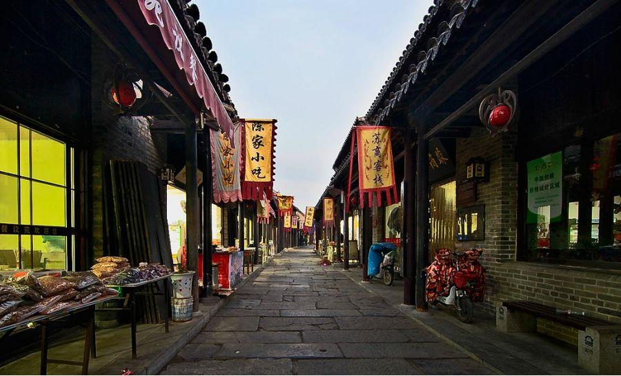 市妇联节前送温暖“送奖到基层”