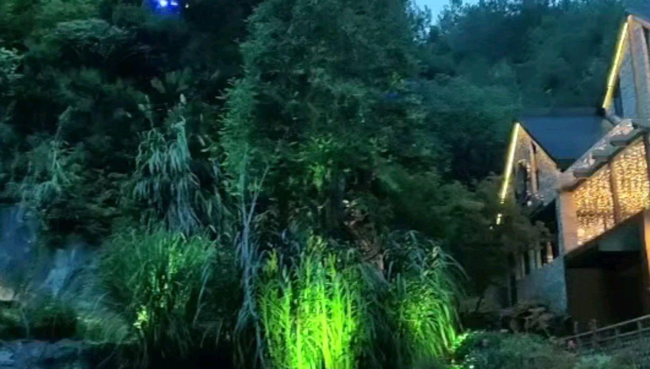 “爆米花大叔”用双手“嘣”出两个高材生